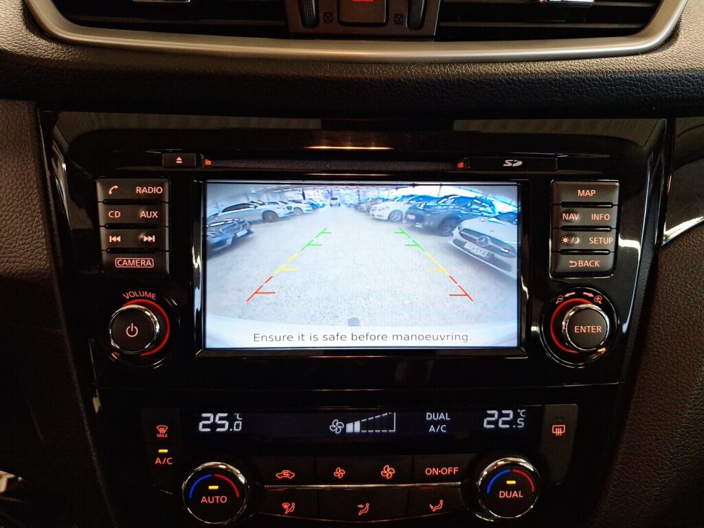 Nissan Qashqai 2015 Valkoinen