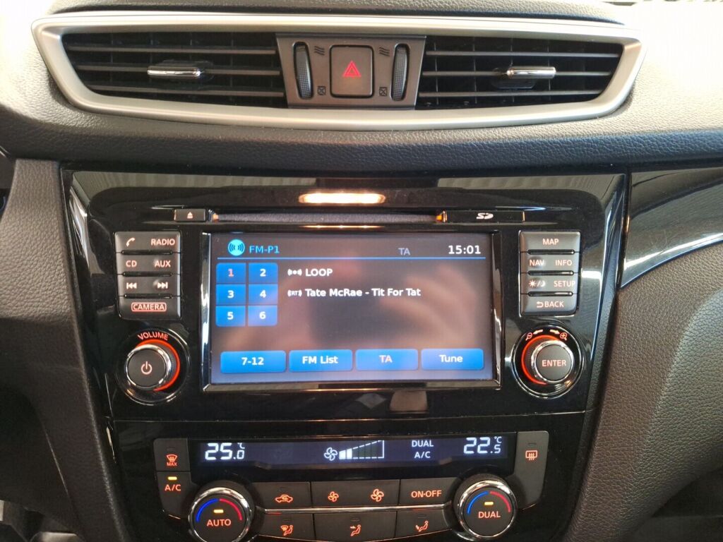 Nissan Qashqai 2015 Valkoinen