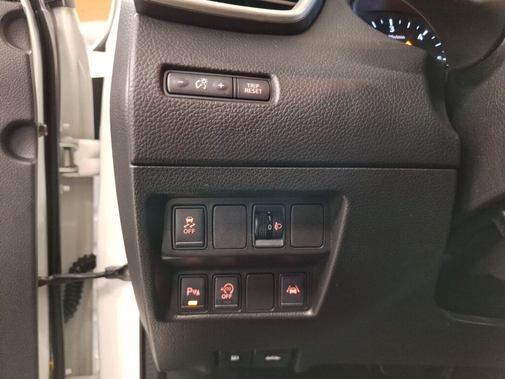 Nissan Qashqai 2015 Valkoinen