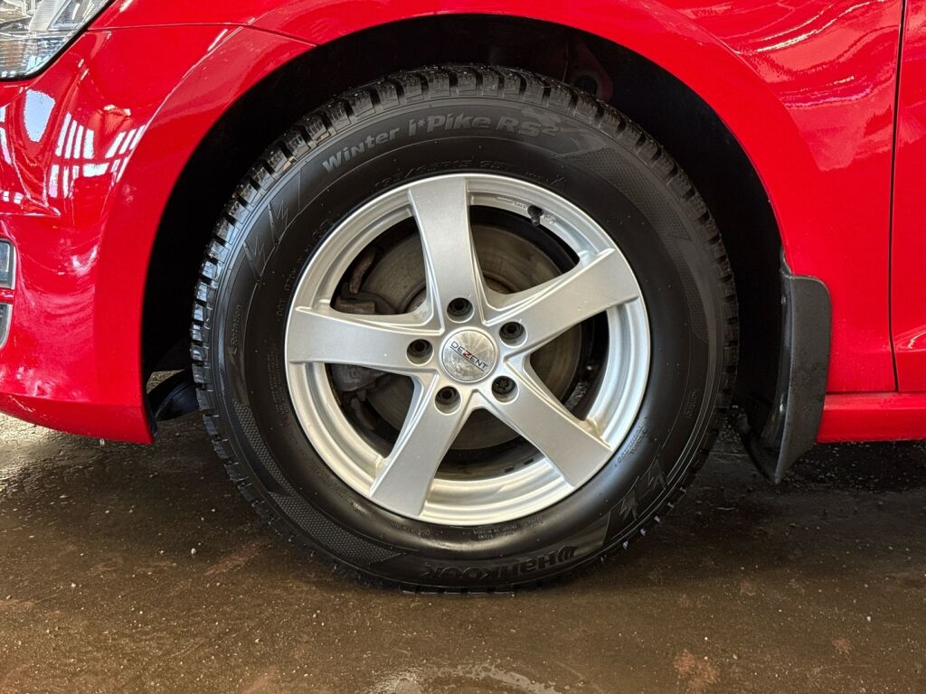 Volkswagen Golf 2015 Punainen