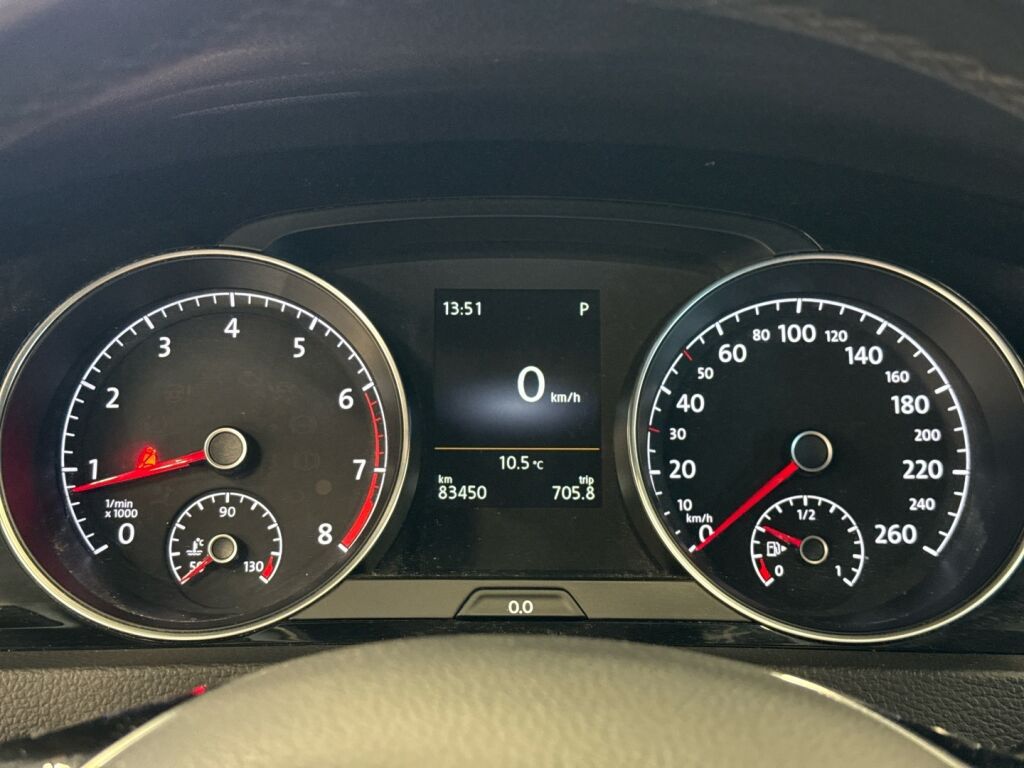 Volkswagen Golf 2015 Punainen