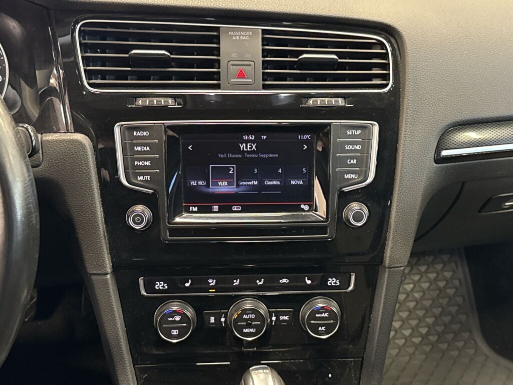 Volkswagen Golf 2015 Punainen