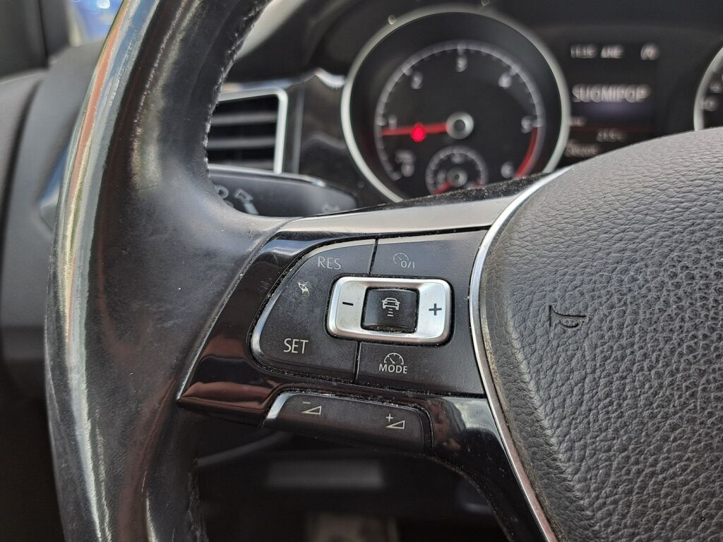 Volkswagen Golf Sportsvan 2015 Valkoinen