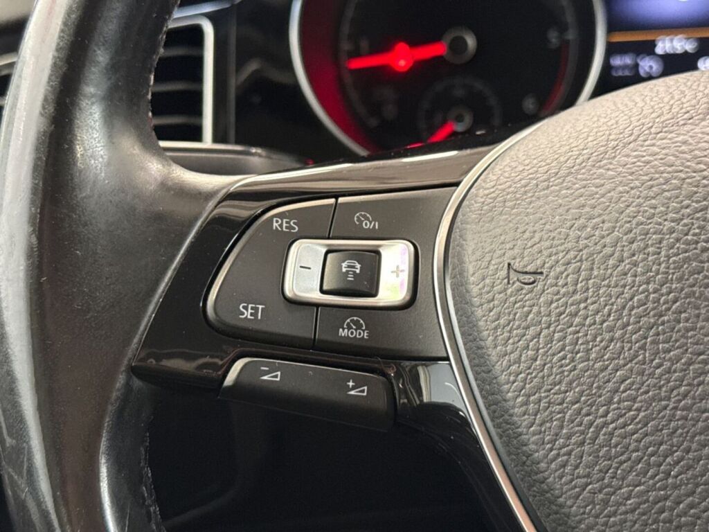 Volkswagen Golf Sportsvan 2015 Valkoinen