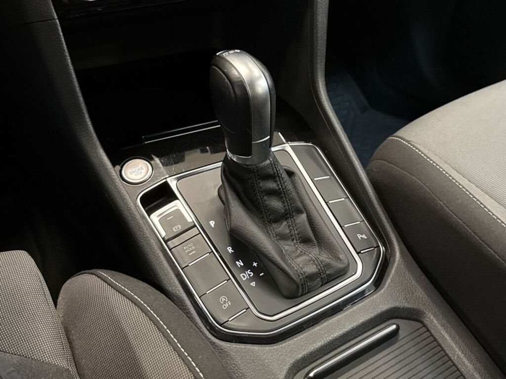 Volkswagen Golf Sportsvan 2015 Valkoinen