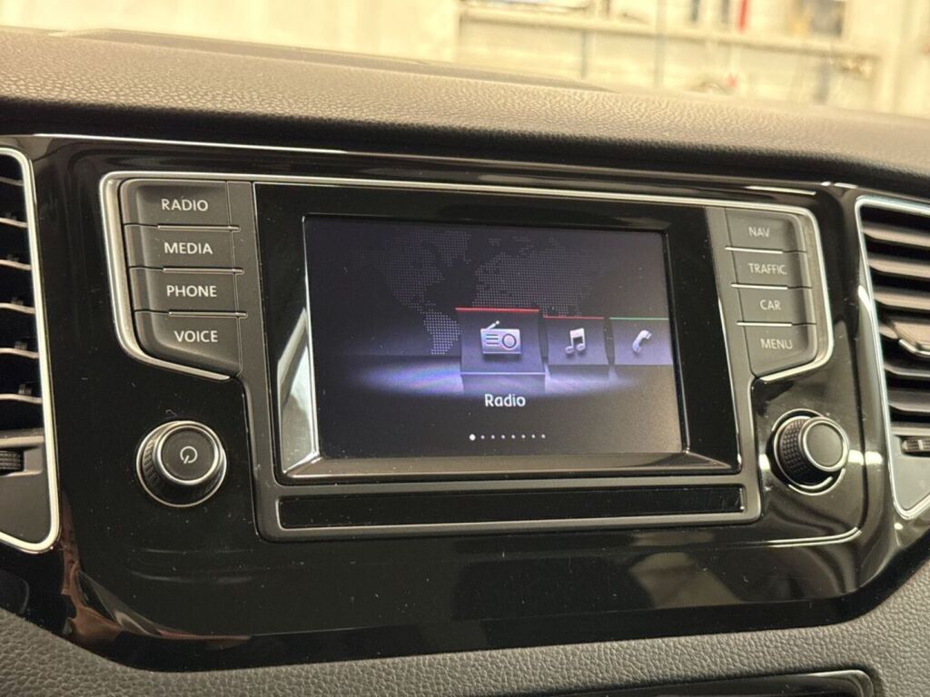 Volkswagen Golf Sportsvan 2015 Valkoinen