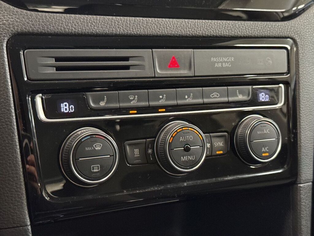 Volkswagen Golf Sportsvan 2015 Valkoinen