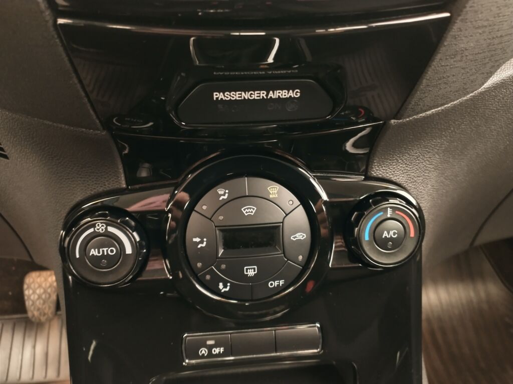 Ford Fiesta 2015 Sininen