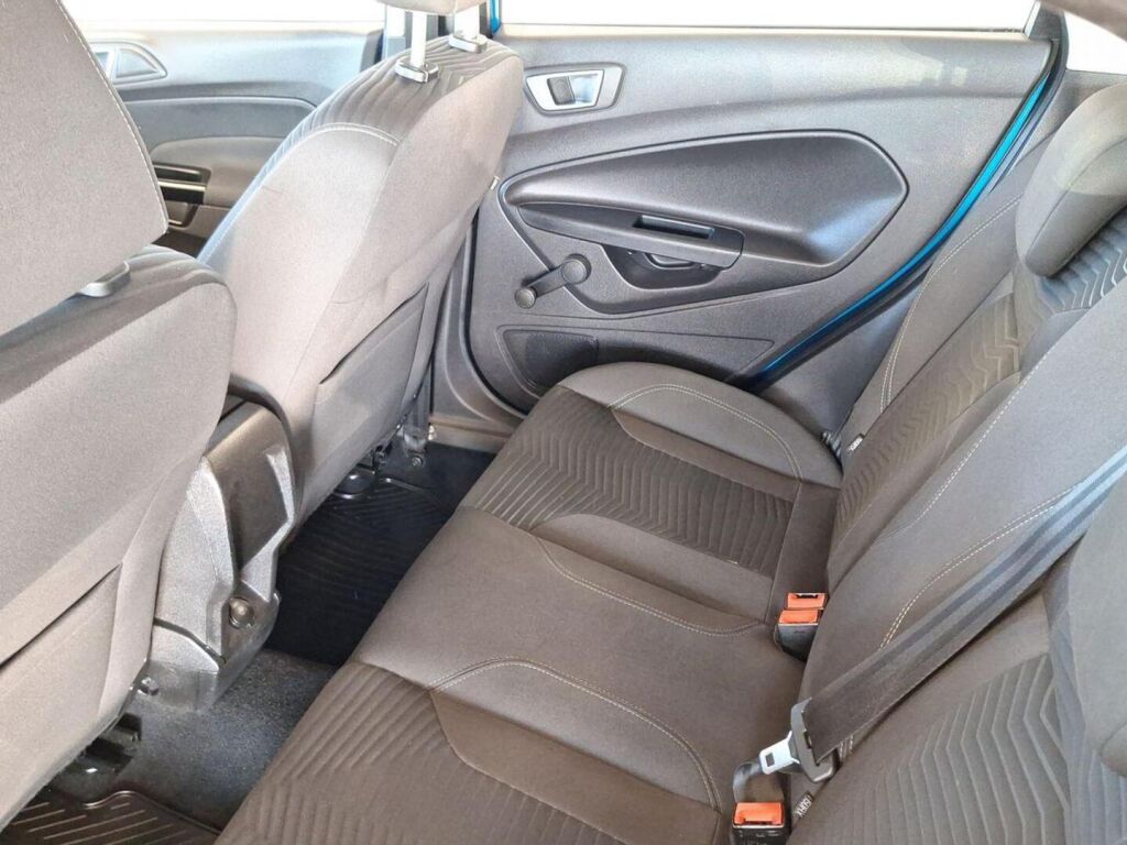 Ford Fiesta 2015 Sininen
