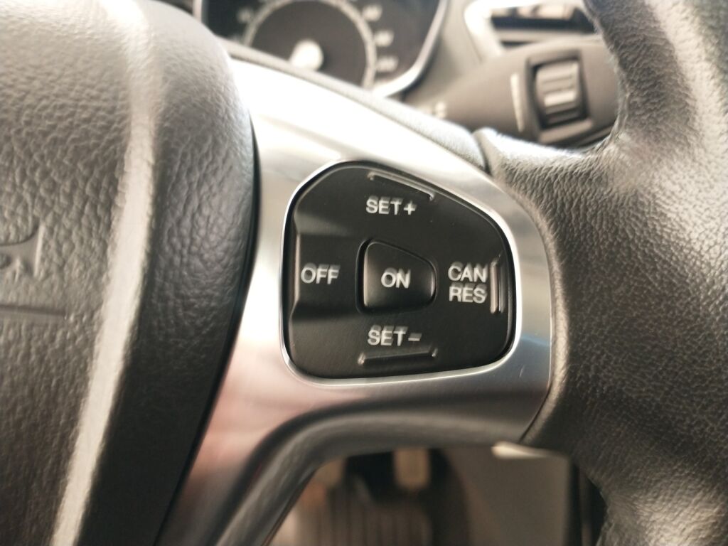 Ford Fiesta 2015 Sininen