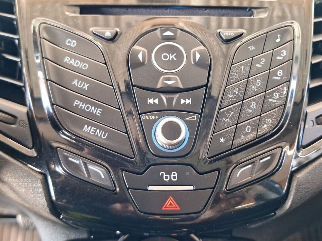 Ford Fiesta 2015 Sininen