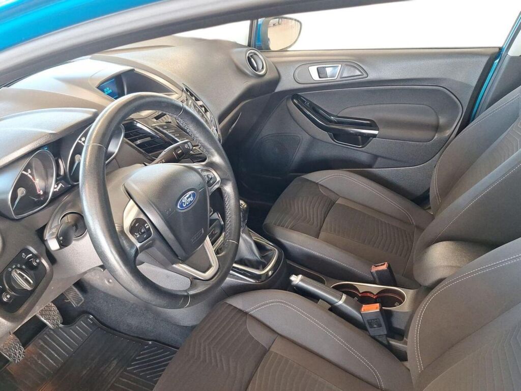 Ford Fiesta 2015 Sininen