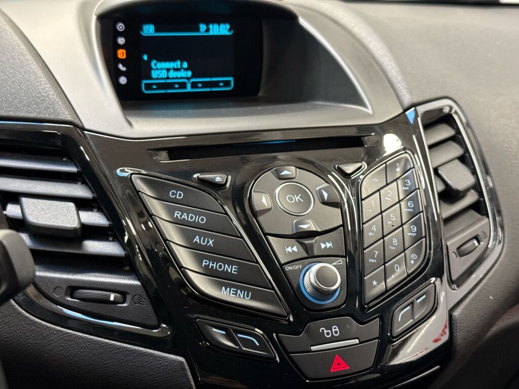 Ford Fiesta 2015 Punainen