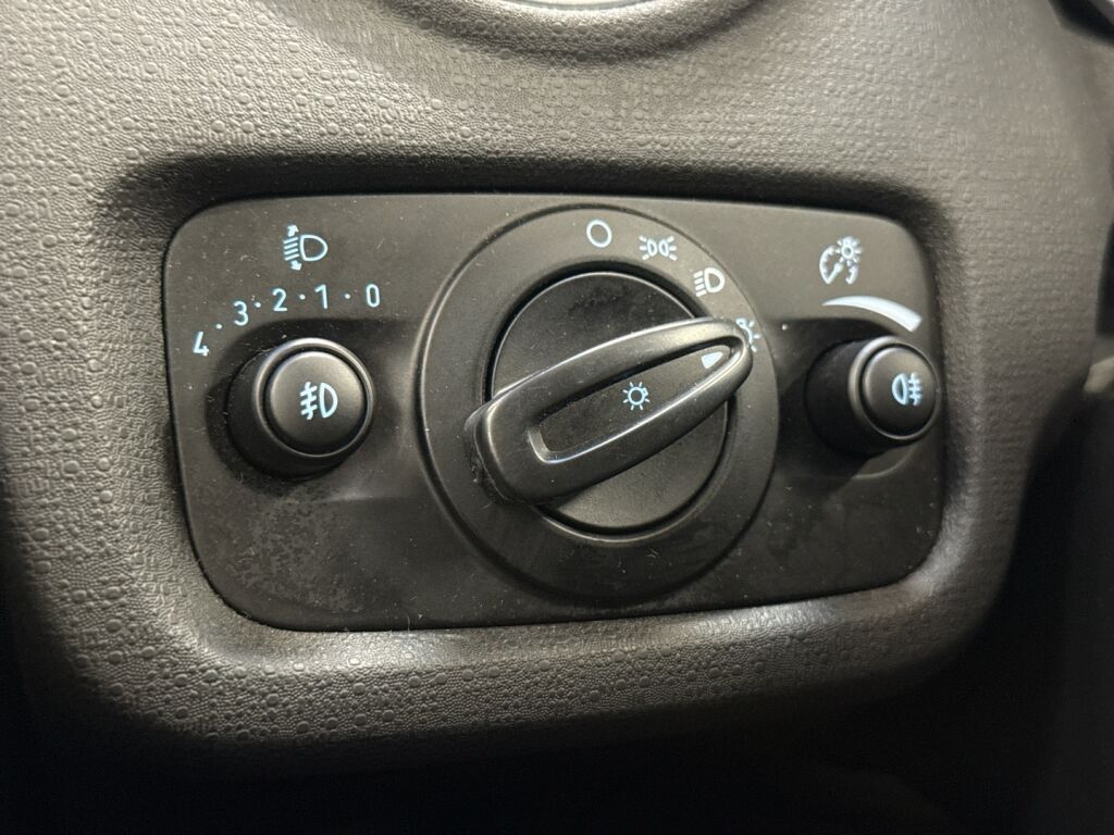 Ford Fiesta 2015 Punainen