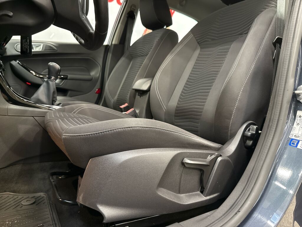 Ford Fiesta 2015 Harmaa