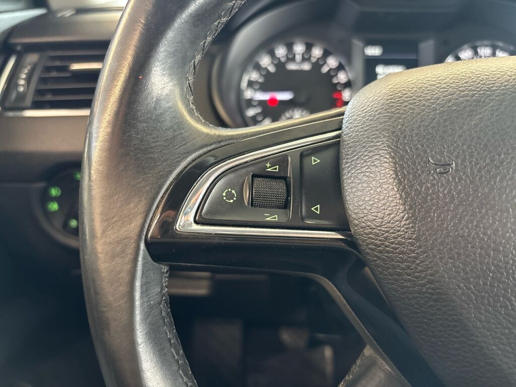 Skoda Octavia 2015 Hopea