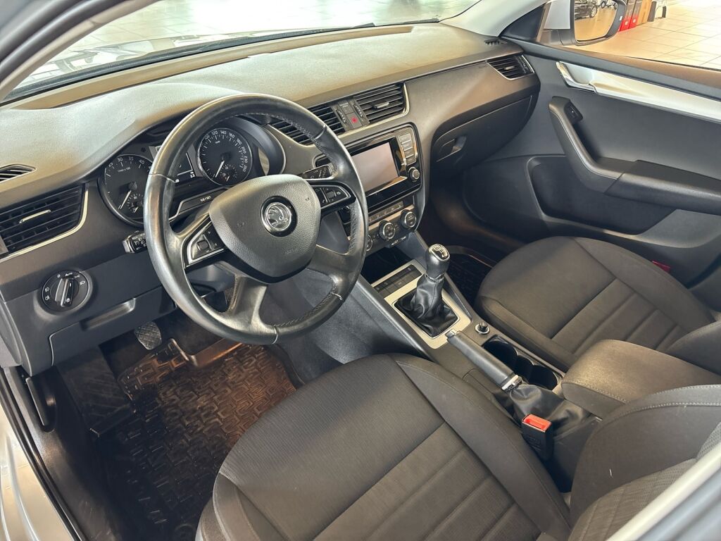 Skoda Octavia 2015 Hopea