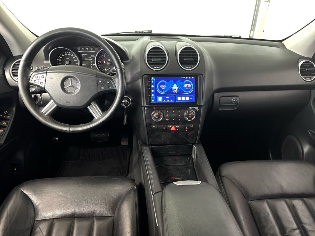 Mercedes-Benz ML 2007 Musta