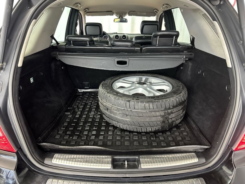 Mercedes-Benz ML 2007 Musta