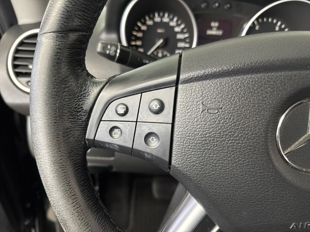 Mercedes-Benz ML 2007 Musta