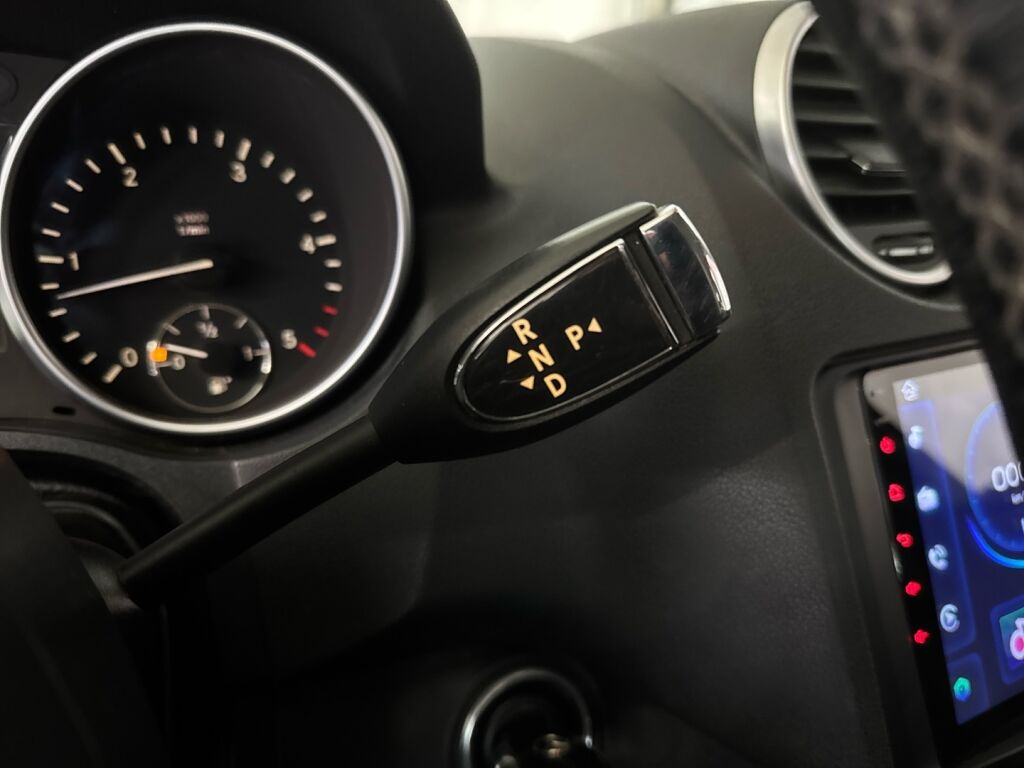 Mercedes-Benz ML 2007 Musta