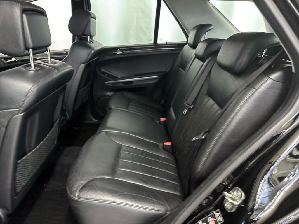 Mercedes-Benz ML 2007 Musta