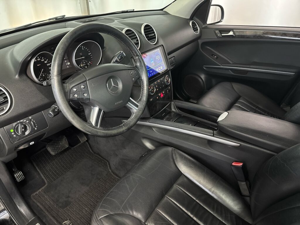 Mercedes-Benz ML 2007 Musta