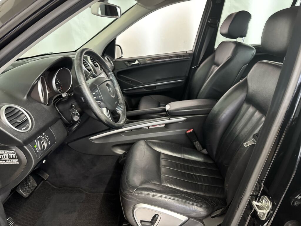 Mercedes-Benz ML 2007 Musta