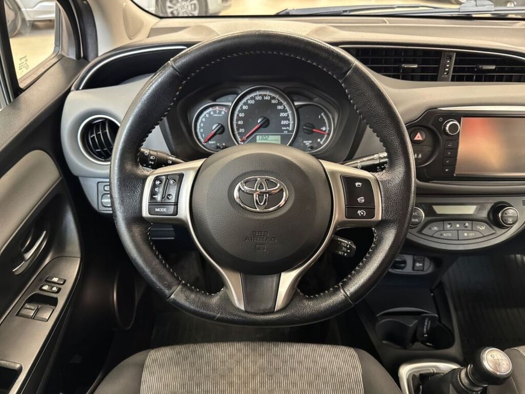 Toyota Yaris 2015 Valkoinen