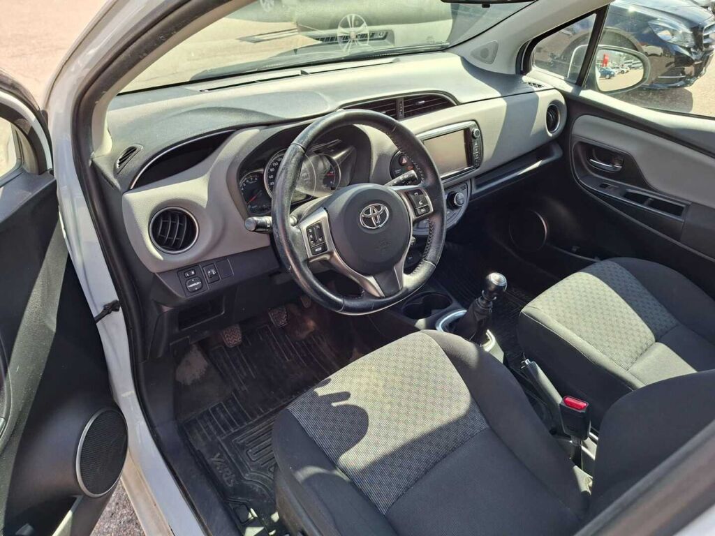 Toyota Yaris 2015 Valkoinen