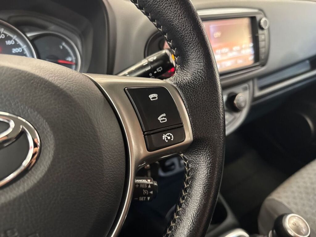 Toyota Yaris 2015 Valkoinen