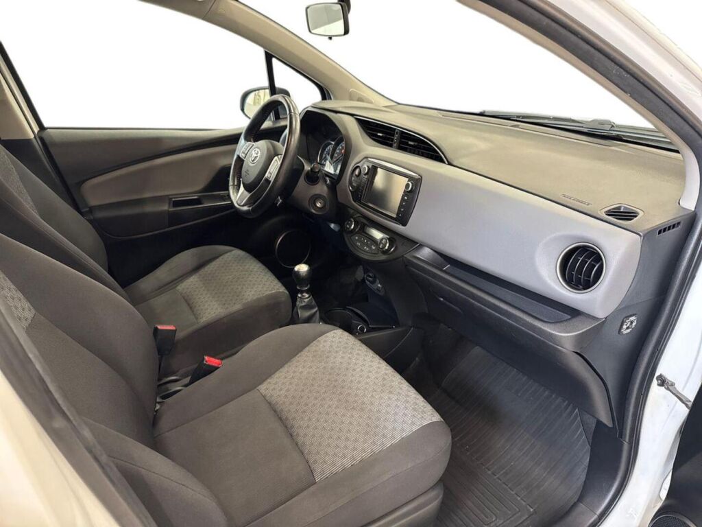 Toyota Yaris 2015 Valkoinen