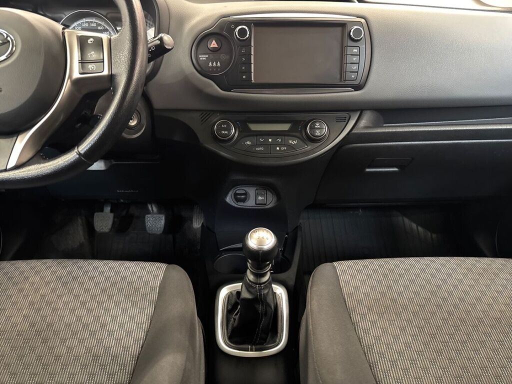 Toyota Yaris 2015 Valkoinen
