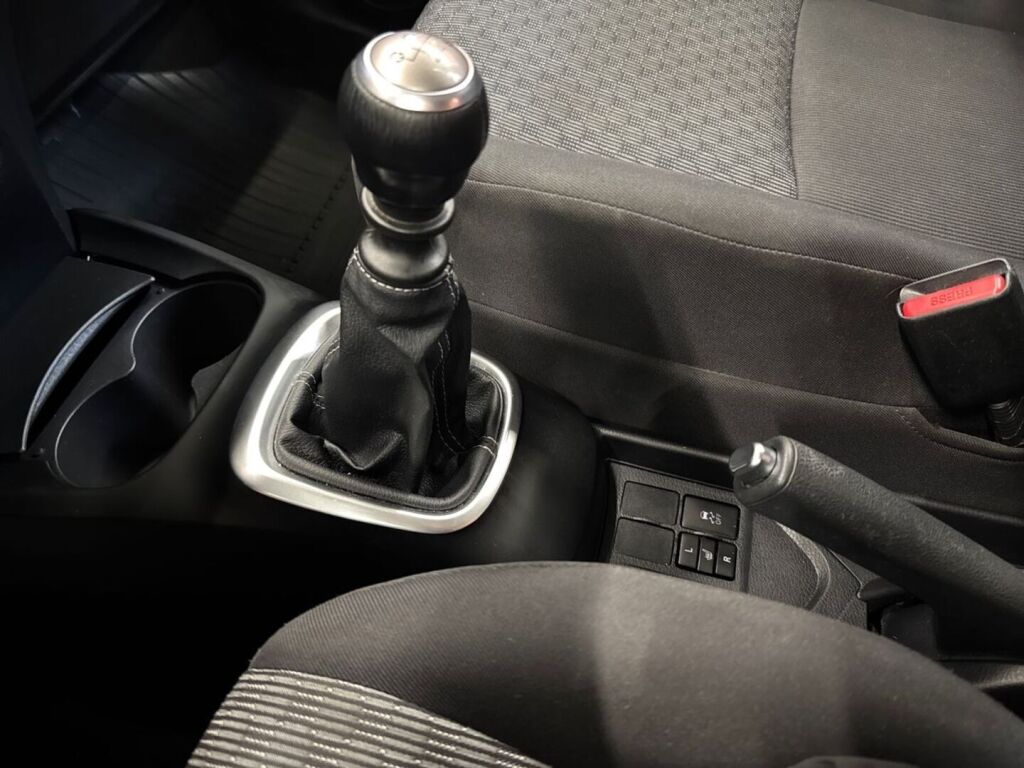 Toyota Yaris 2015 Valkoinen