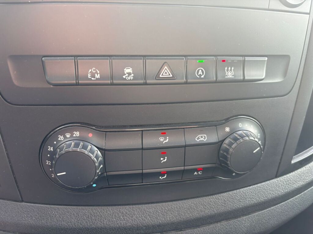 Mercedes-Benz Vito 2015 Musta