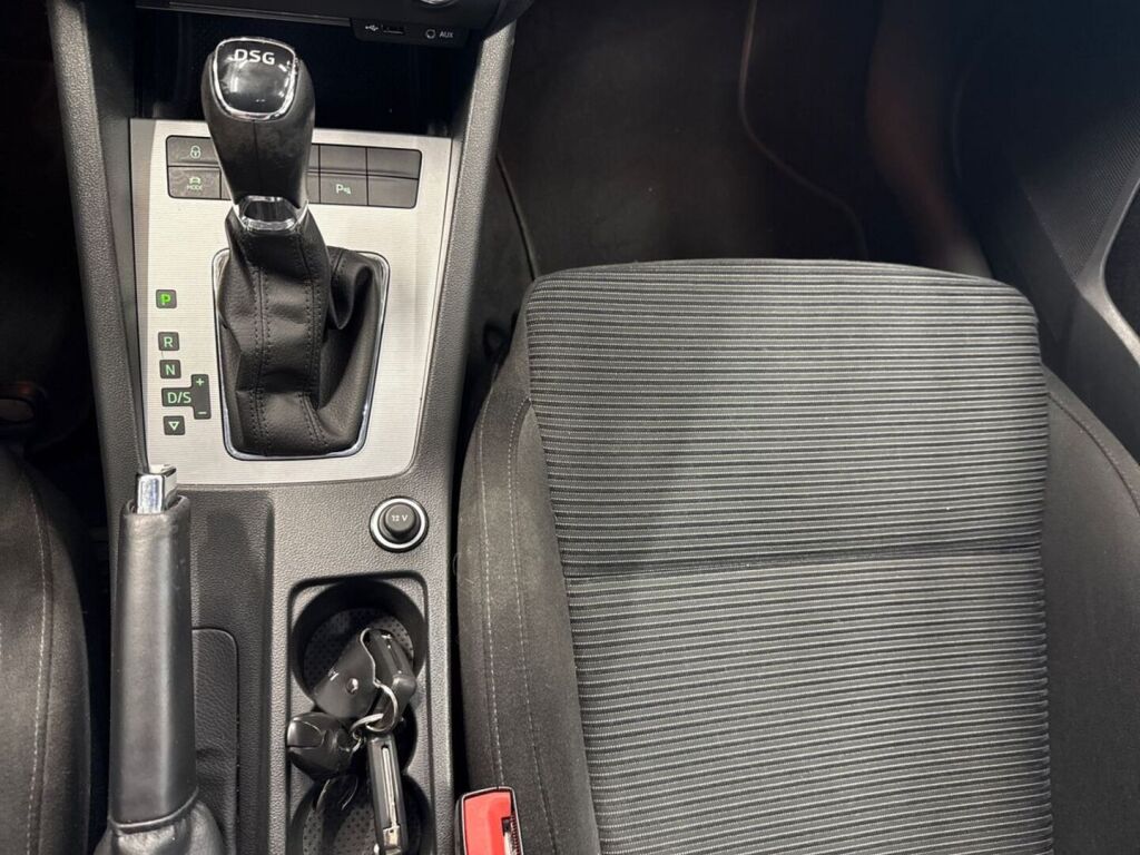 Skoda Octavia 2016 Valkoinen