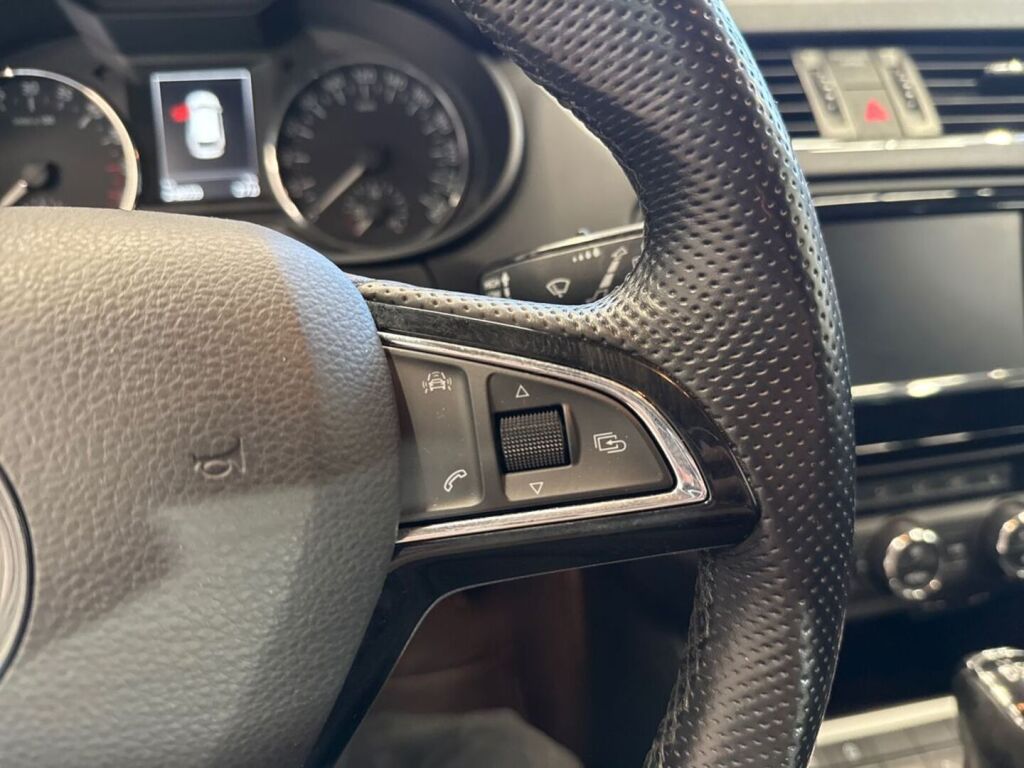 Skoda Octavia 2016 Valkoinen