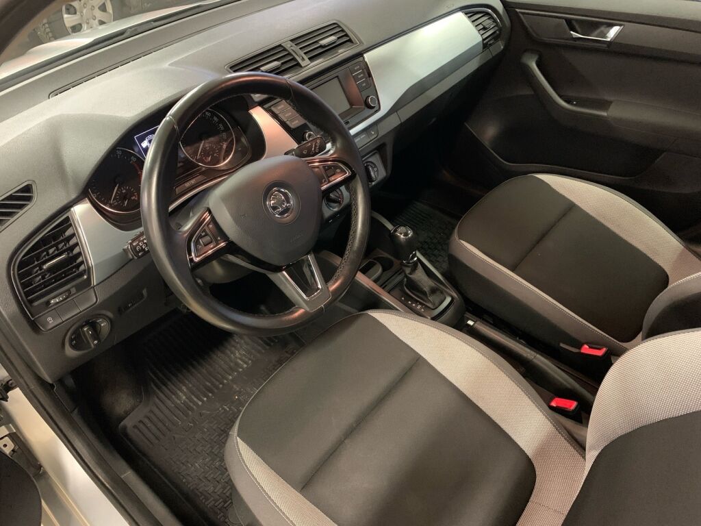 Skoda Fabia 2015 Harmaa