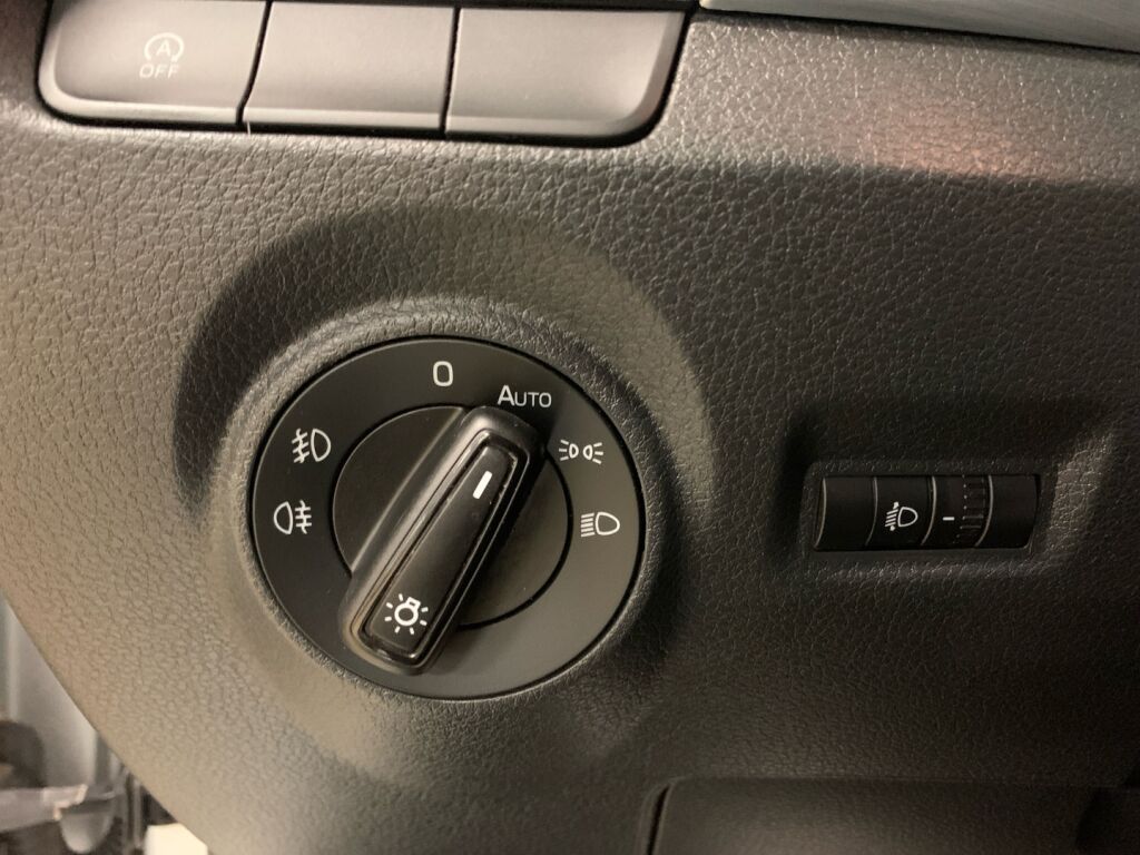 Skoda Fabia 2015 Harmaa