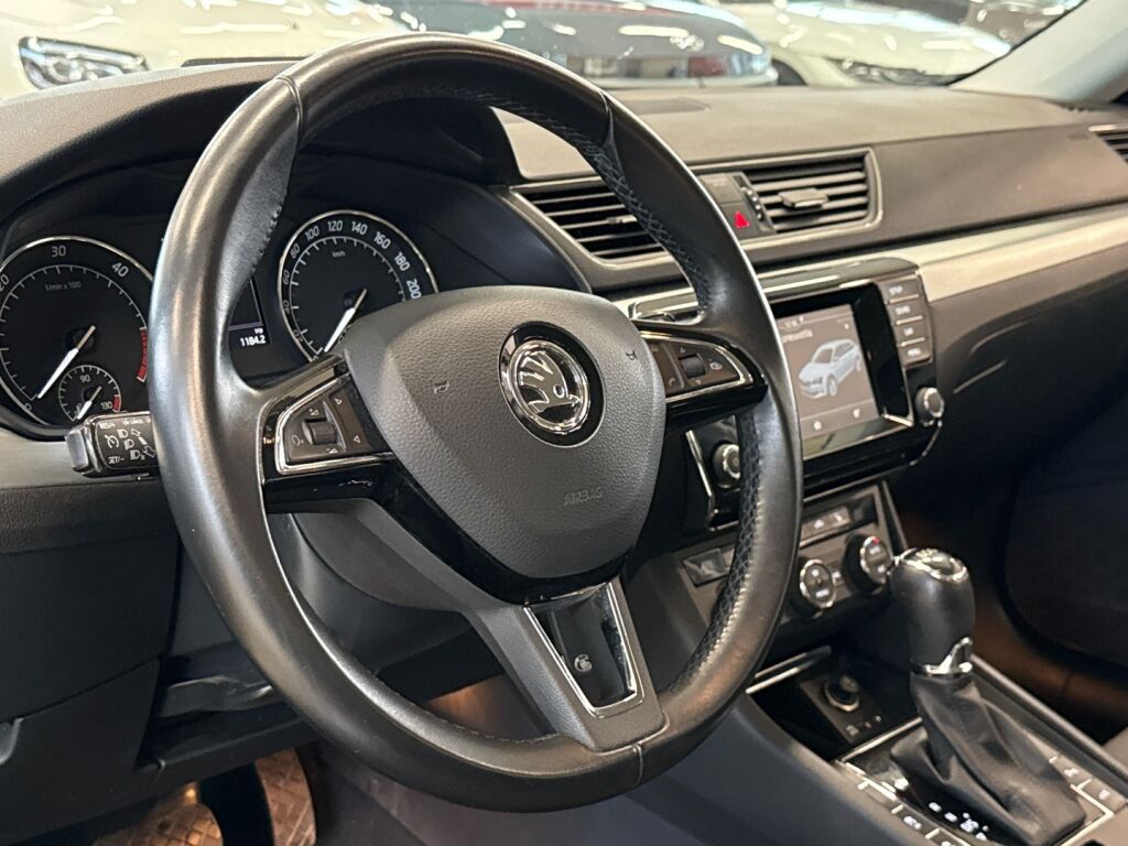 Skoda Superb 2016 Harmaa
