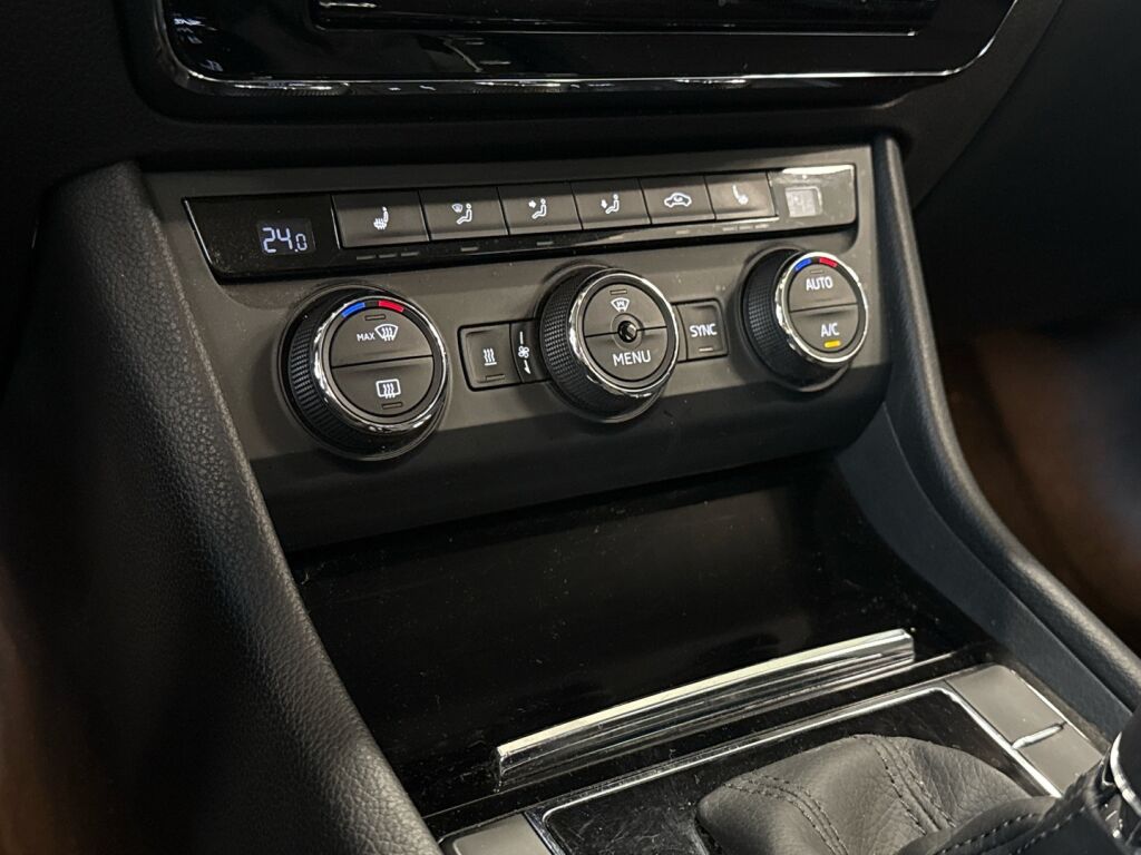 Skoda Superb 2016 Harmaa