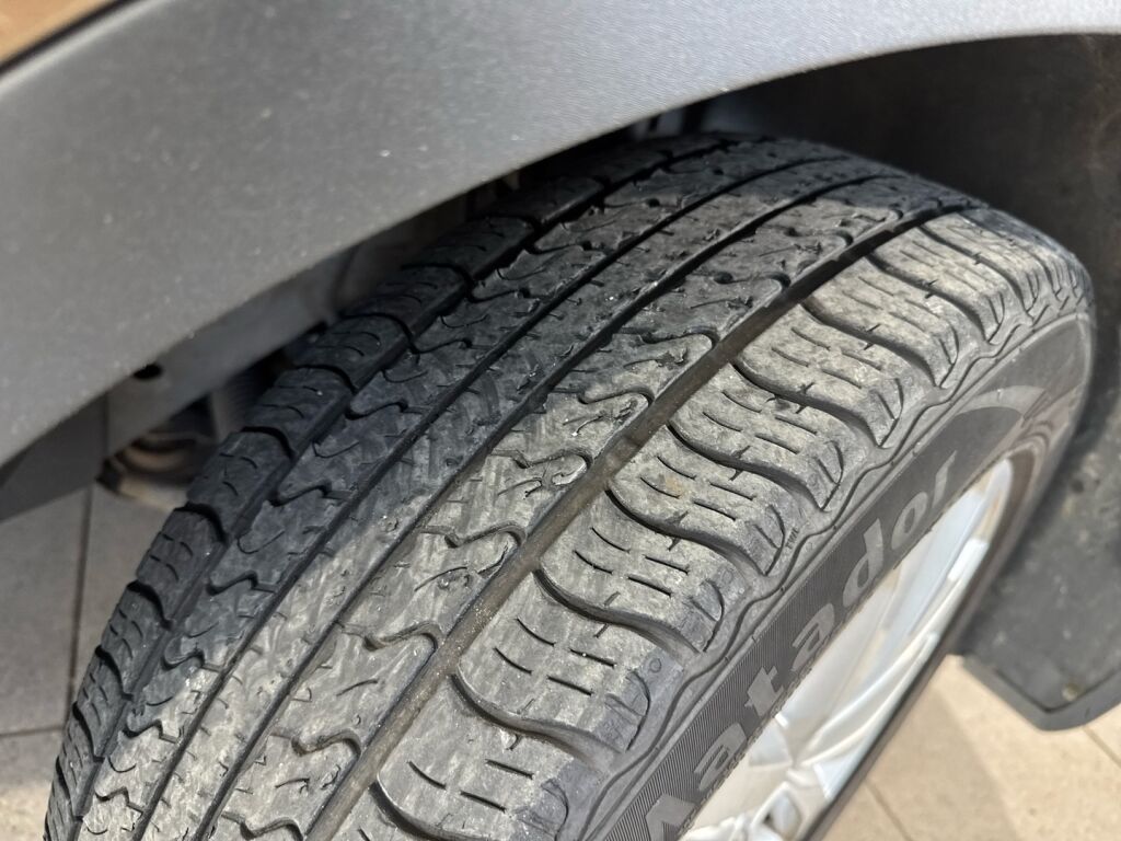 Renault Kadjar 2016 Ruskea (beige)