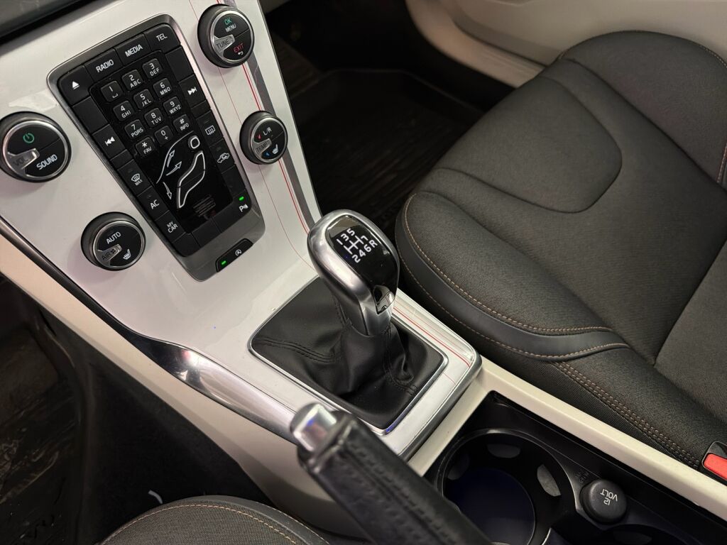 Volvo V40 Cross Country 2016 Valkoinen