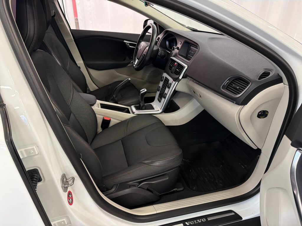 Volvo V40 Cross Country 2016 Valkoinen
