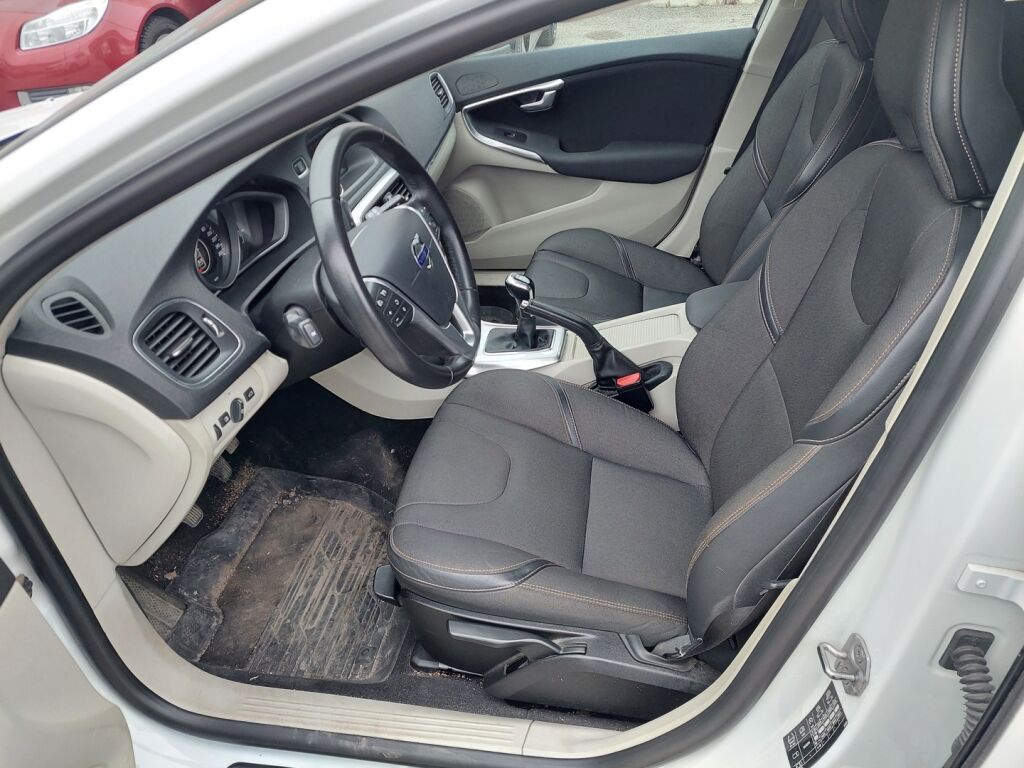 Volvo V40 Cross Country 2016 Valkoinen