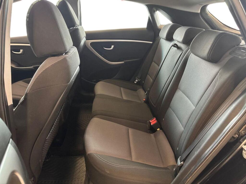 Hyundai i30 5d 2016 Musta