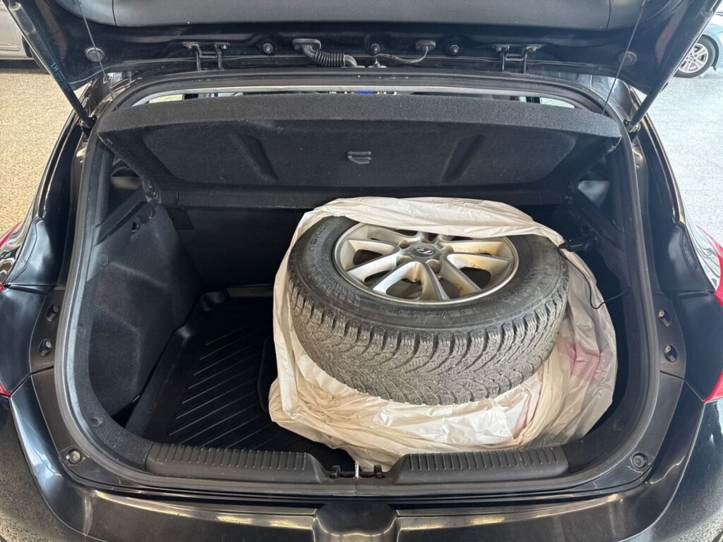 Hyundai i30 5d 2016 Musta