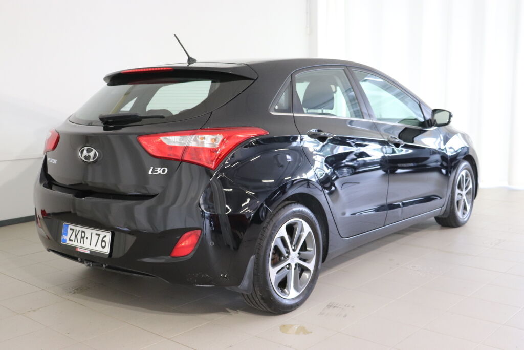 Hyundai i30 5d 2016 Musta