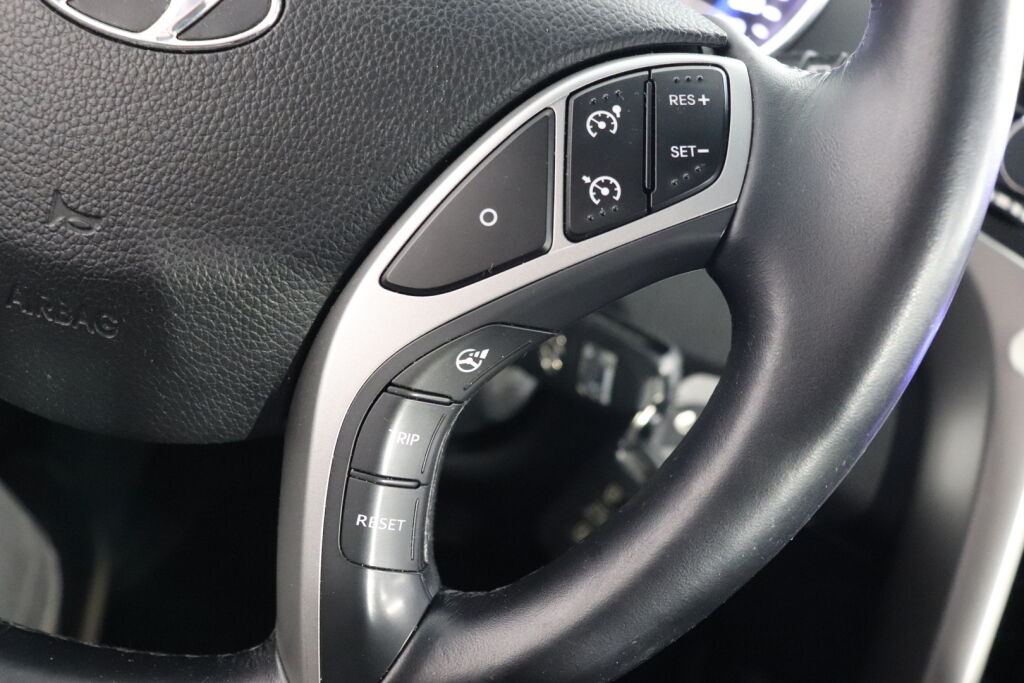 Hyundai i30 5d 2016 Musta