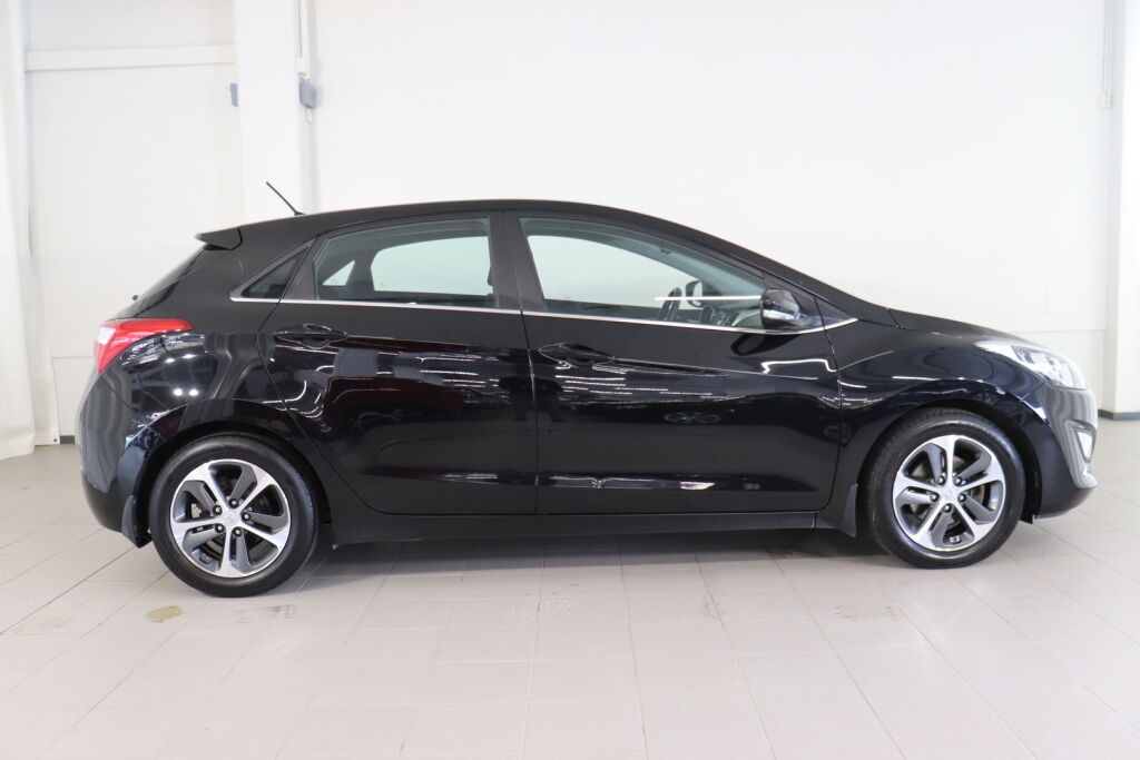 Hyundai i30 5d 2016 Musta
